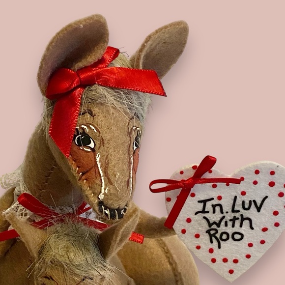 AnnaLee 2021 10” Valentine’s Day Exclusive Kangaroo & Joey  In Luv W/ Roo Plush - Picture 7 of 10